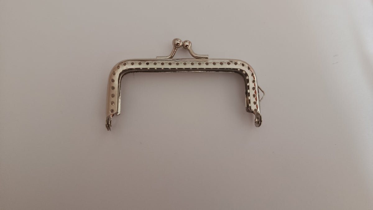 Fechos para bolsas em metal